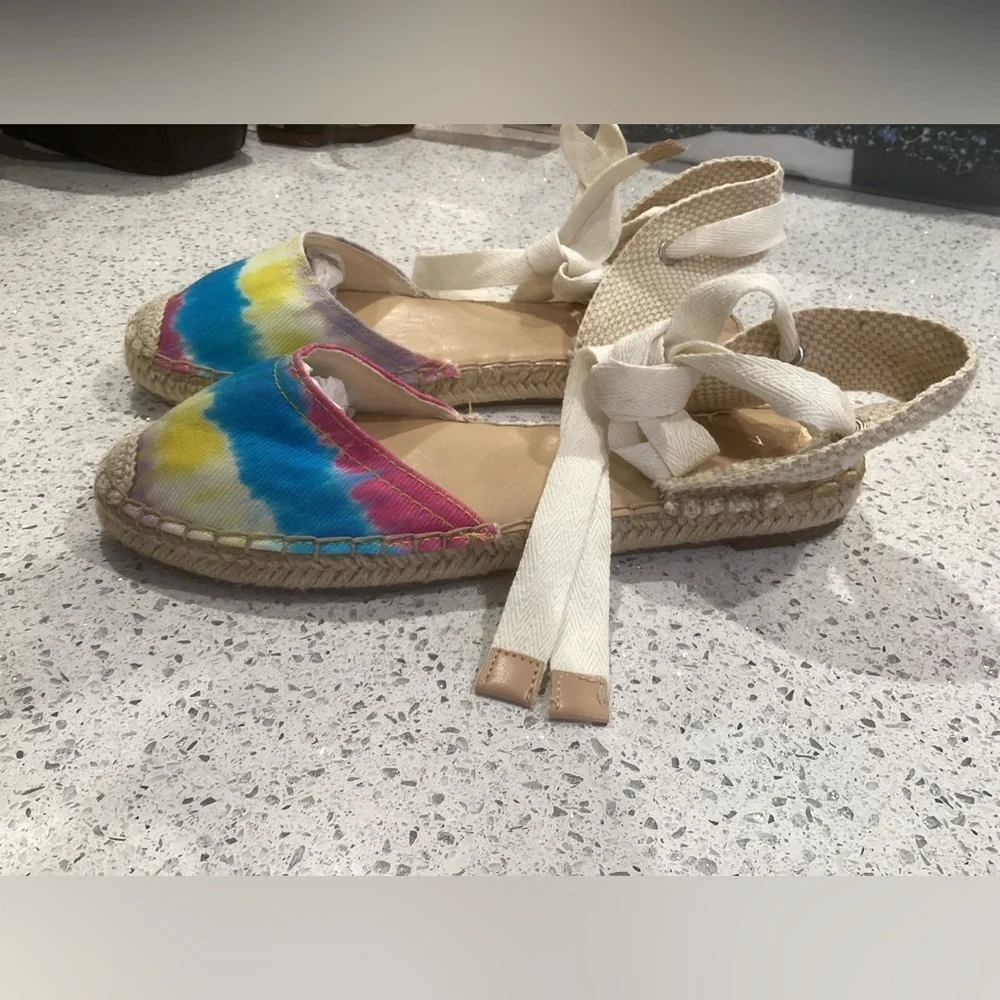 Nine West Colorful Tie-Dye Espadrille Sandals, size 8, NWOB